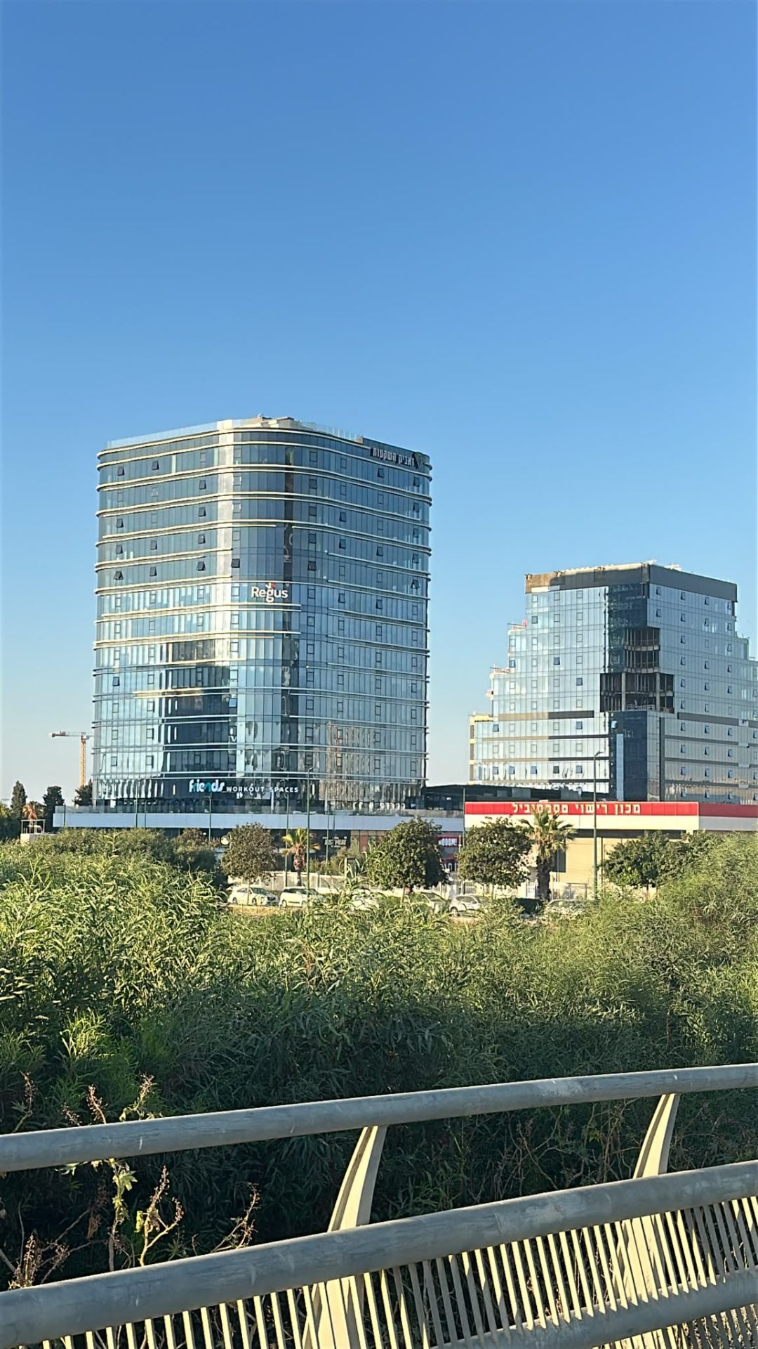 משרדי קבוצת אושר לוי איתור נזילות במגדל היהלום, נתניה